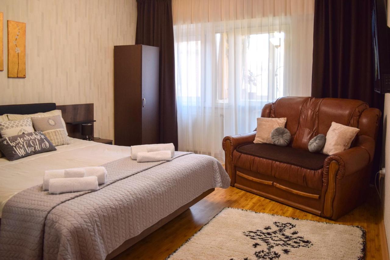 Central Park Apartment Turda Exterior photo